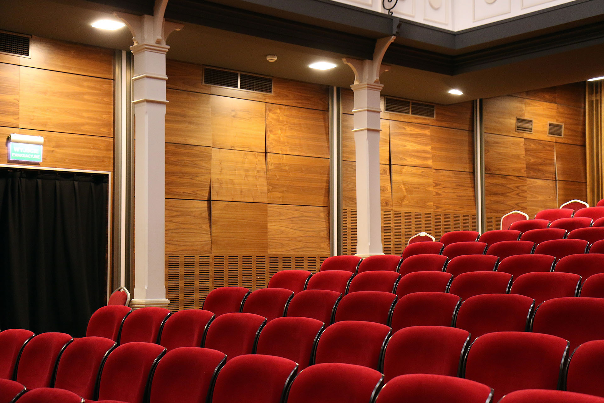 „Theater Requisit“